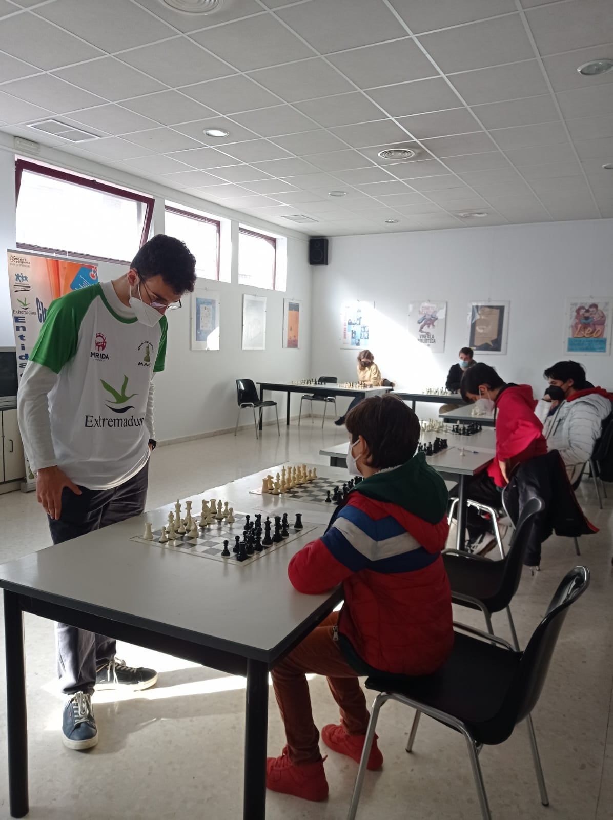 Exhibición simultáneas ajedrez Álex Garrido