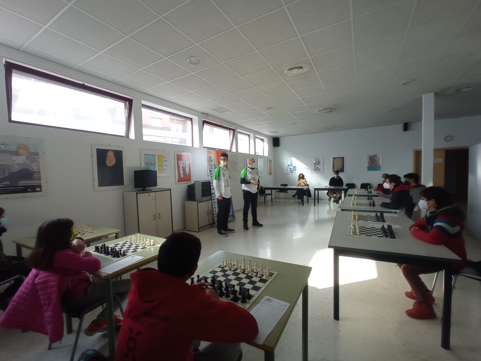 Exhibición simultáneas ajedrez Álex Garrido