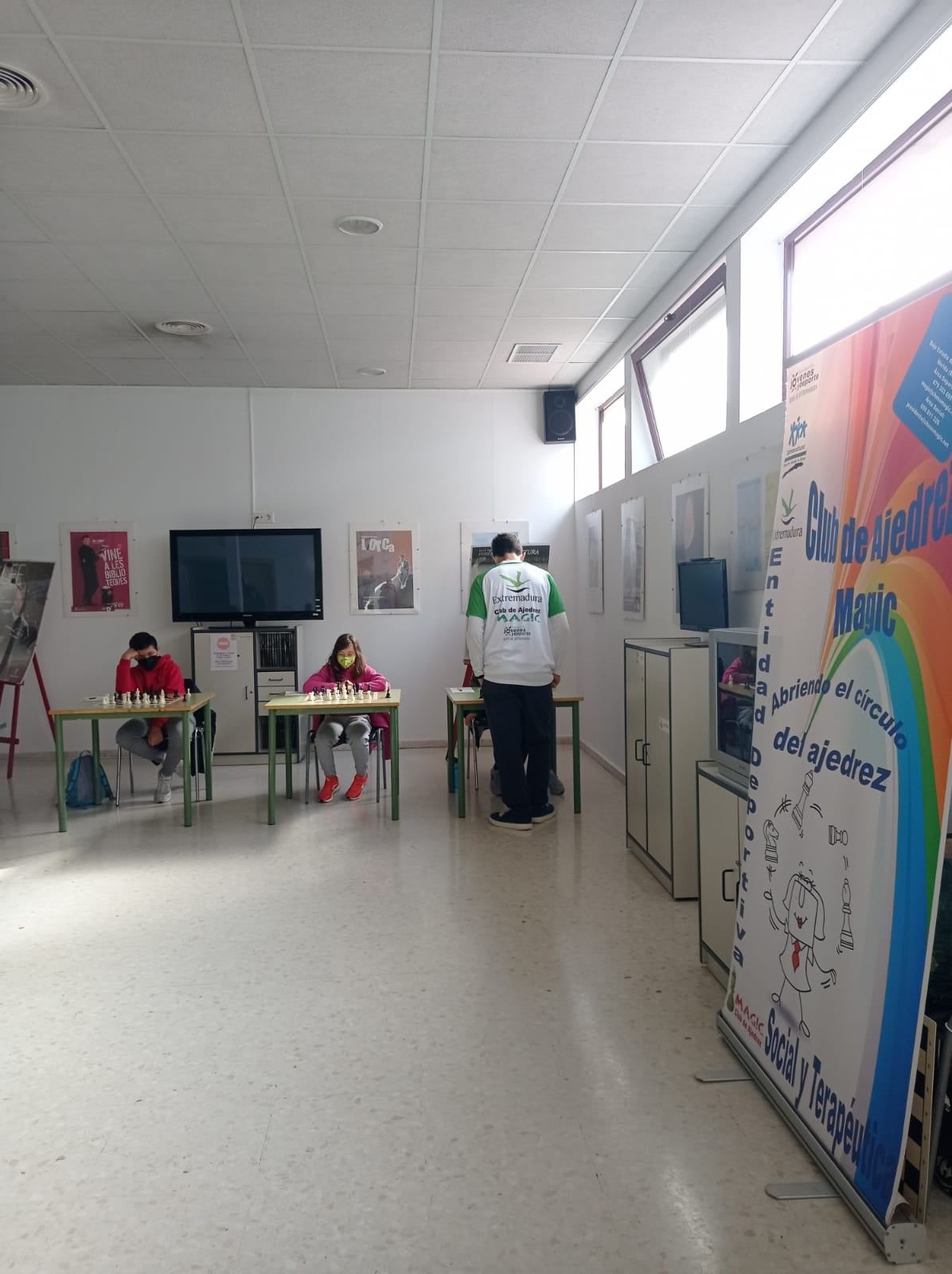 Exhibición simultáneas ajedrez Álex Garrido